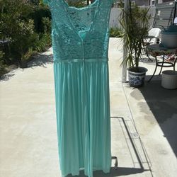 Beautiful Maxi Dress. Fit For A Party Or Bridesmaid 