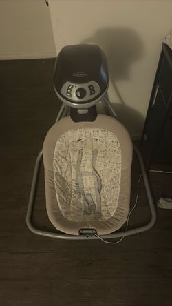 Baby swinger like new boy