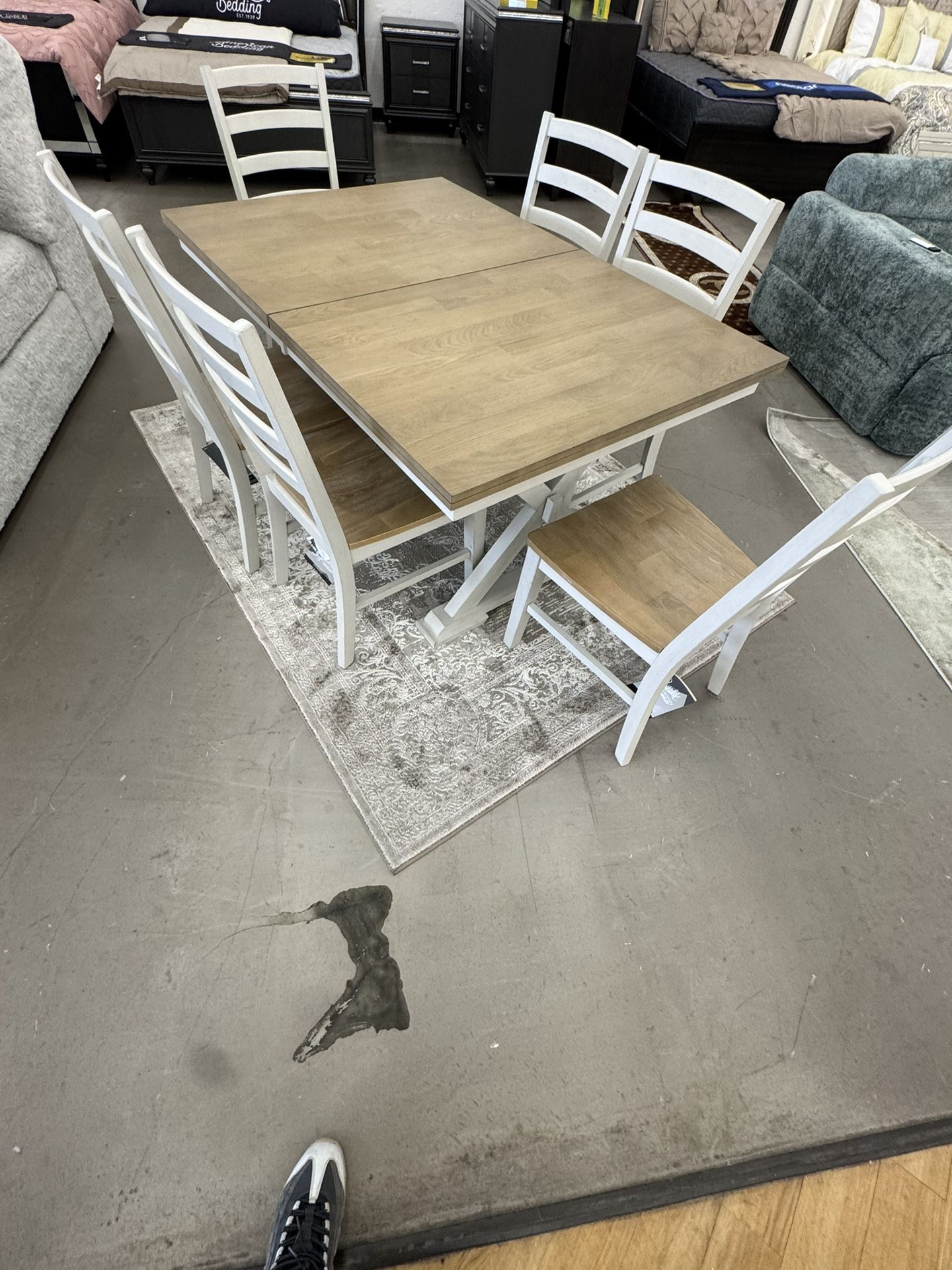 🍽️ 7-Piece Dining Set – Elegant & Functional! 🍽️
