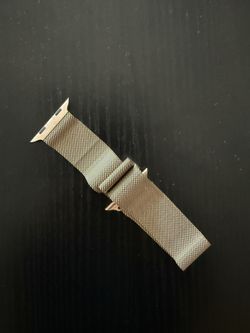Apple 40mm Rose Gold Milanese Loop