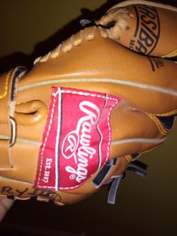 Rawlings r/h baseball glove