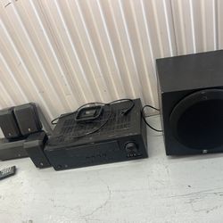 Yamaha Stereo - Surround Sound System With Subwoofer