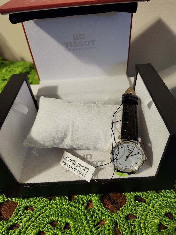 Woman's Tissot Watch New ⌚️