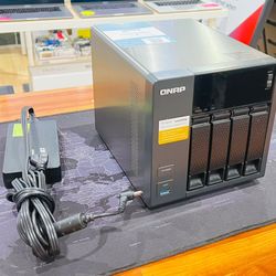 QNAP TS-453A 4-Bay Server (4 x 2TB) 8TB total Like New Fully Functional Virtual Machine