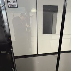 Samsung Family Hub Refrigerator 