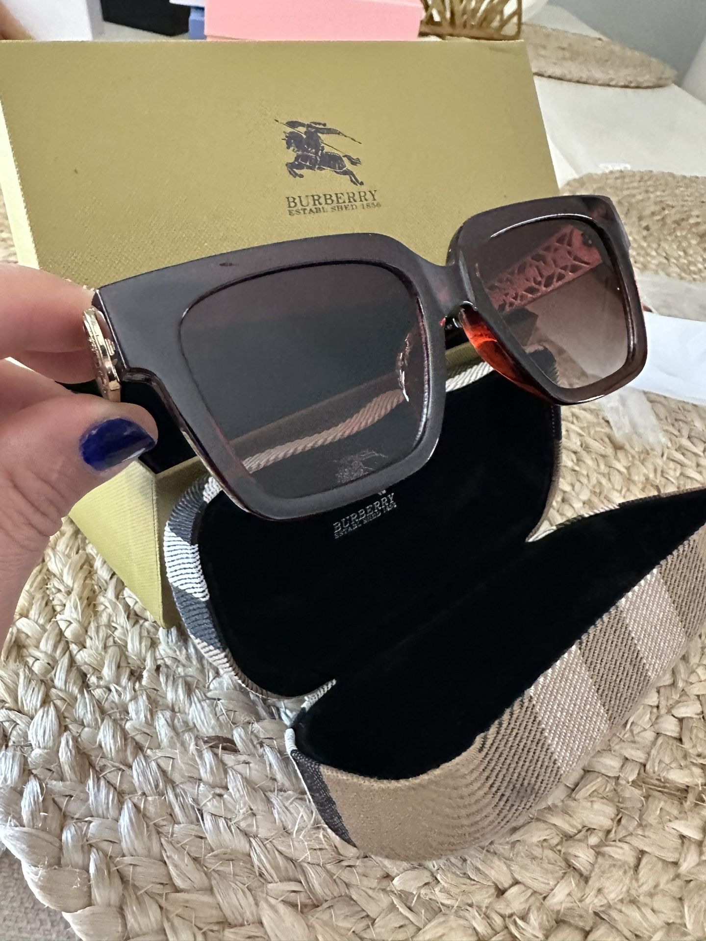 💎 BURBERRY Designer Sunglasses For Woman 💎