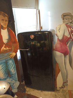 Man cave 1940's beer fridge(Kelvinator)