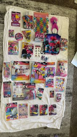 New Party Decorations and Supplies - Trolls