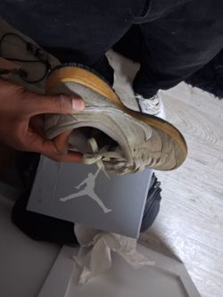 Off white Nike SD 30$
