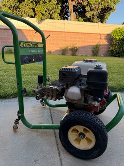 John Deere 3300 gas pressure washer Honda GX 160 3300 PSI 3.2 gallon