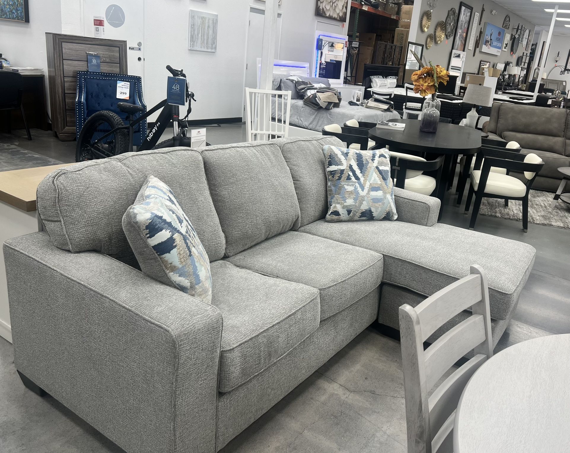 SOFA CHAISE REVERSIBLE!! 