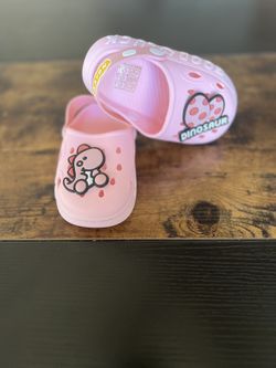 Size 5.5 Girls Shoes 