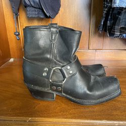 Women’s Size 10 Boots 