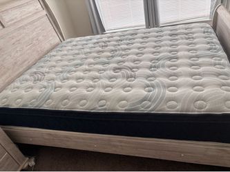 Queen mattress & board