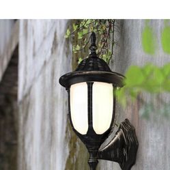 Outdoor Wall Lantern 