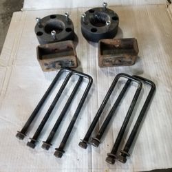2013-2018 Chevy Silverado Lift Kit Front and Rear