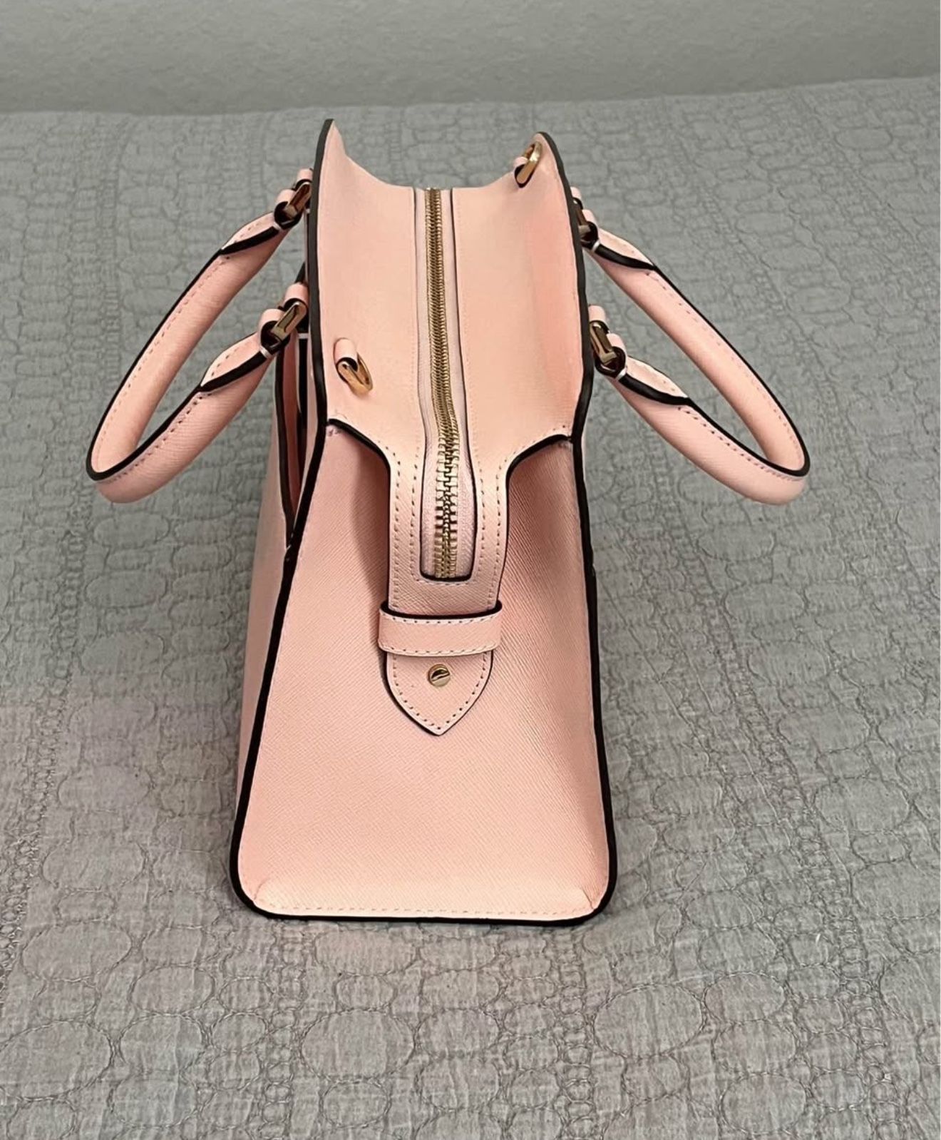Medium Pink Kate Spade Purse ♠️ 