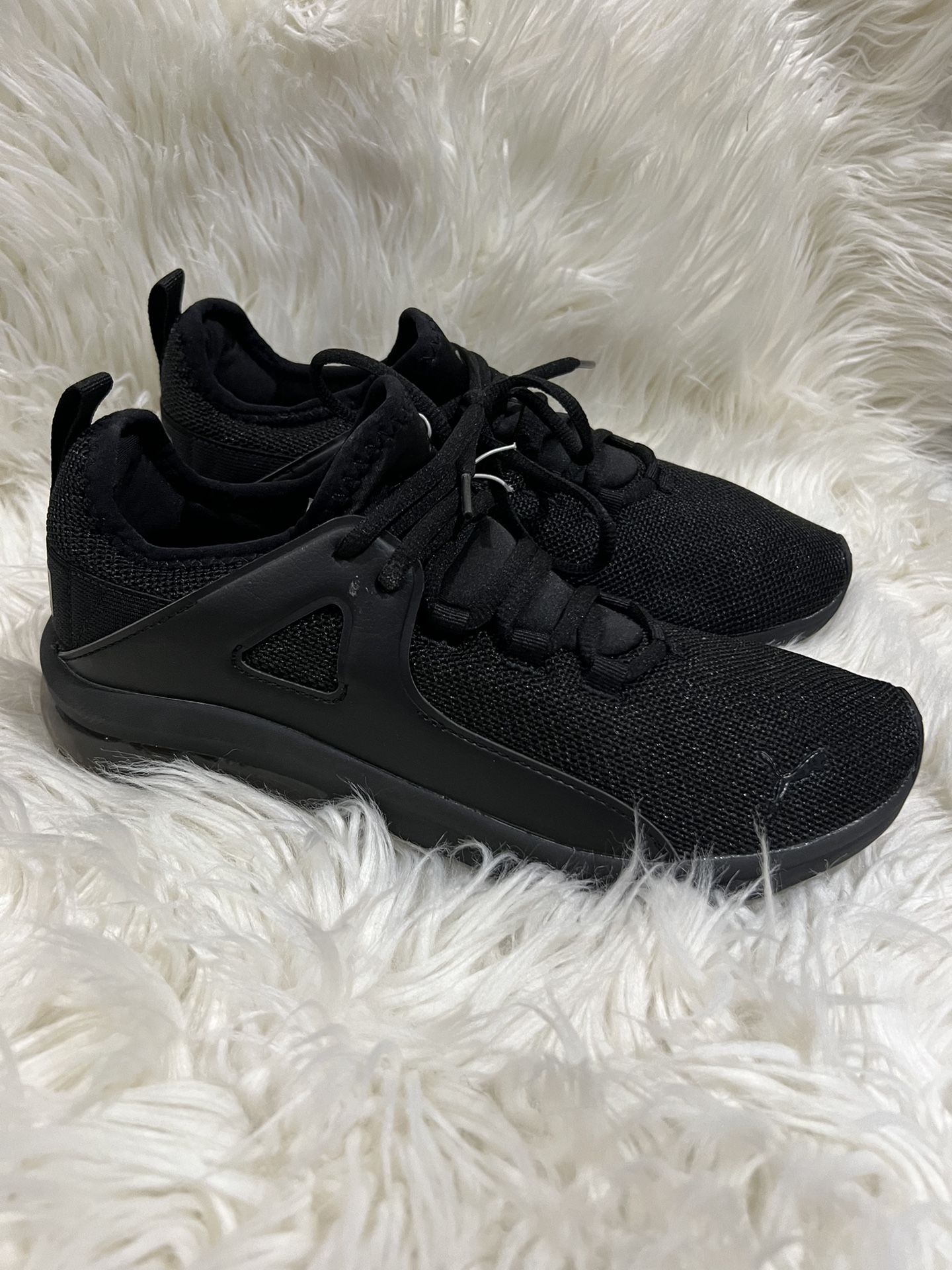 PUMA SHOES FOR MEN SIZE 9.5
