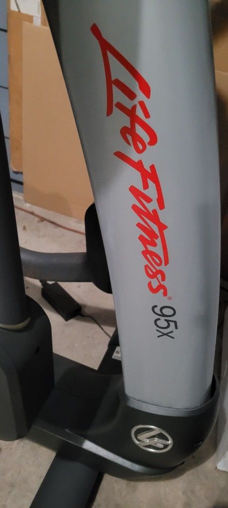 Lifetime Fitness 95X Elliptical