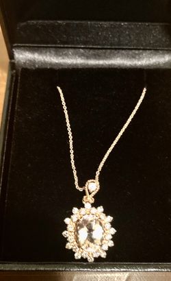 14 Kt Gold Morganite And Diamond Pendant 