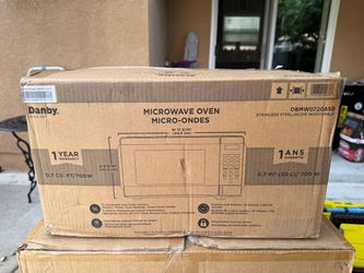 New Danby microwave stainless steel 0.7 cu asking $90 thanks