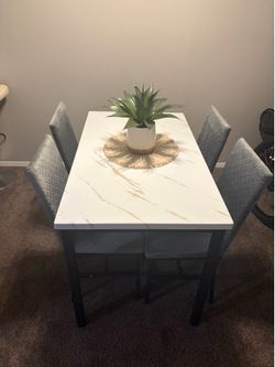 table with 4 chairs
