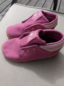 Reebok girls shoes size 8