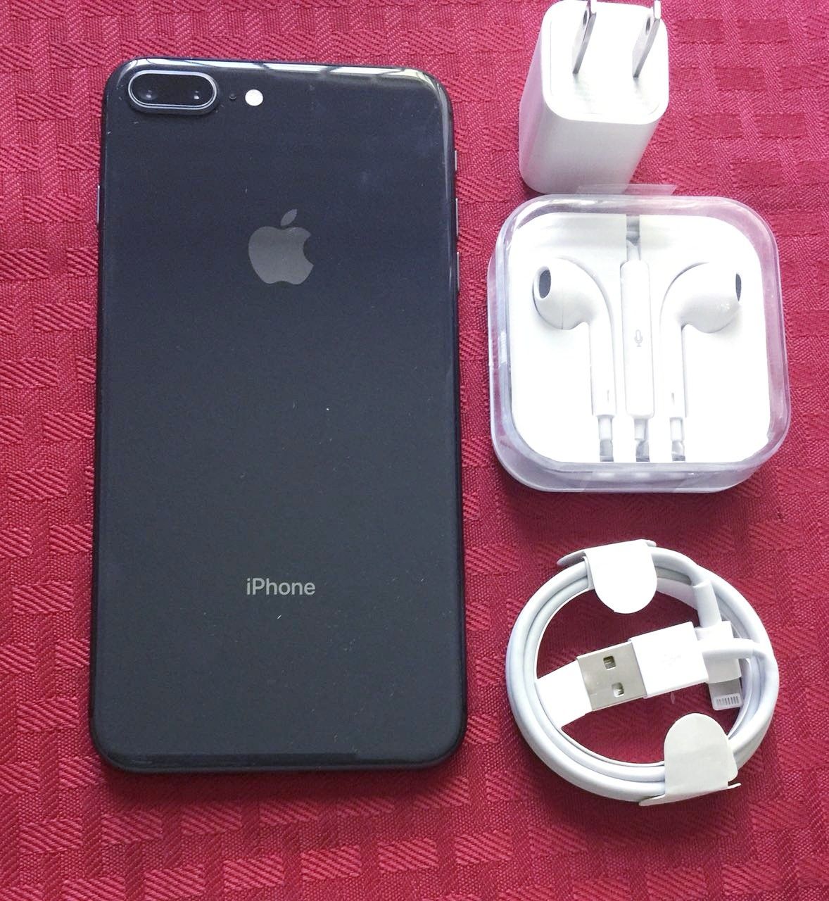 iPhone 7+ | Factory Unlocked | Works For Any SIM Company Carrier | Works For Locally & INTERNATIONALLY | Like Almost New...