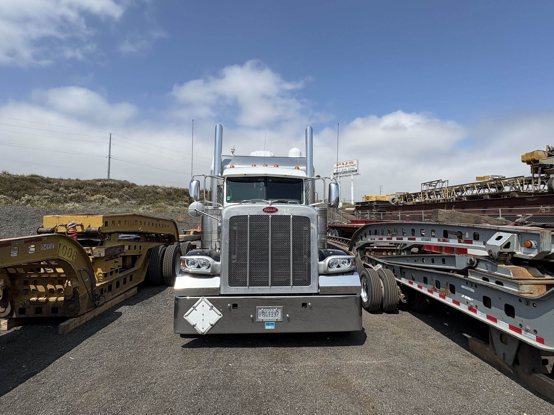 Diesel Truck Big Rig Rig Truck 18 Wheeler Delivery Truck Sleeper
