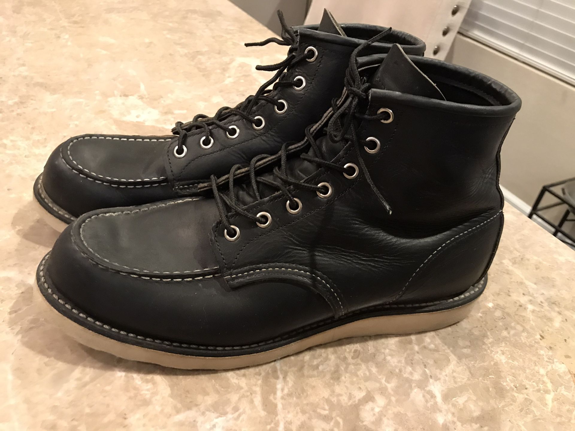 Red wing 9075 boots size 11 redwing for Sale in Fontana, CA OfferUp