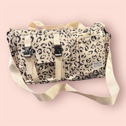 Woman’s Large Capacity Travel Or Gym Bag With A Separate Shoe Compartment And Detachable Strap