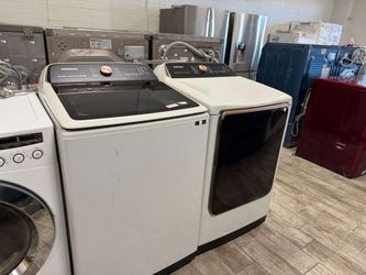 Samsung MEGA Capacity washer and dryer set electric with warranty