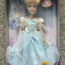 New Disney’s Cinderella Porcelain Doll - Special Edition 
