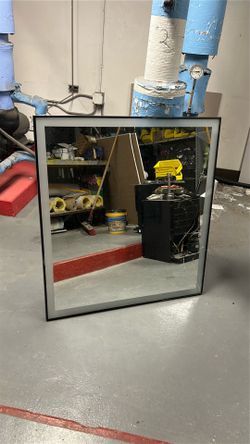 Mirror with minor cracks