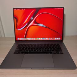 MacBook Air 15 Inch M2 16 Gigs Of Ram 256 Storage