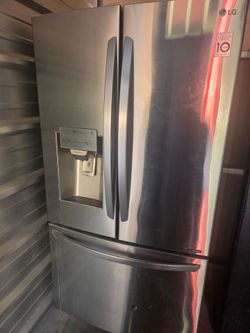 LG 30 cubic feet stainless steel french door REFRIGERATOR