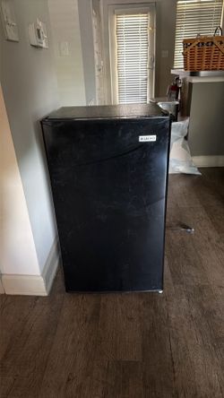 Mini refrigerator