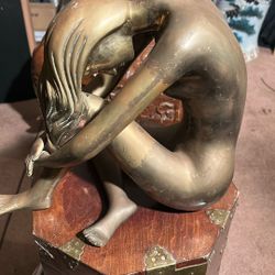 Bronze Lady Statue