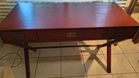 Wooden desk with 3 drawers