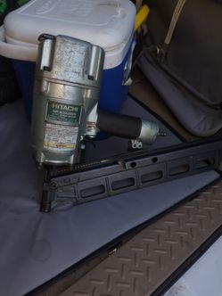 Hitachi nails gun for framing