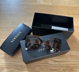 Authentic Versace VE4375 Oversized Square Medusa Sunglasses w/ Box, Case & Cloth