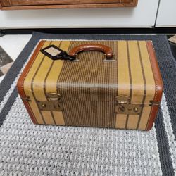 Antique Vanity Hard Train Case With Mirror 