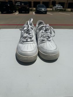 White Nike Air-forces
