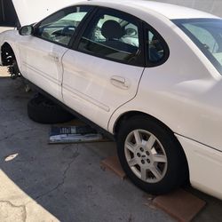 2005 Ford Taurus