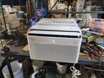 Like-new 8,000 Btu Window Air Conditioner