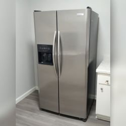 Frigidaire Stainless Steel Refrigerator, Good Condition, Side-by-Side with Dispenser – Villa Park, CA