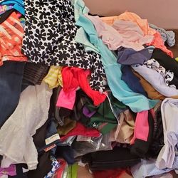 Ropa Nueva $2.50 Si Compras 100 o mas Piezas