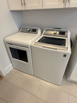 GE Dryer & Washing Machine Set