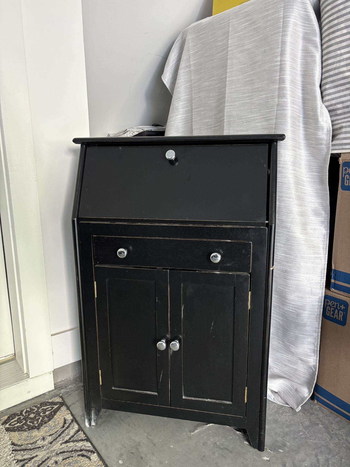 Storage shelf