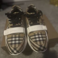 Burberry Size 46
